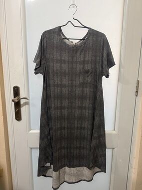 LuLaRoe Charcoal Gray Subtle Plaid High-Low Short Sleeve Dress